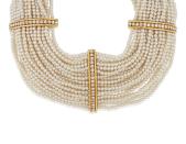 <p>This captivating choker is estimated to be worth $1,000 to $2,000.</p>