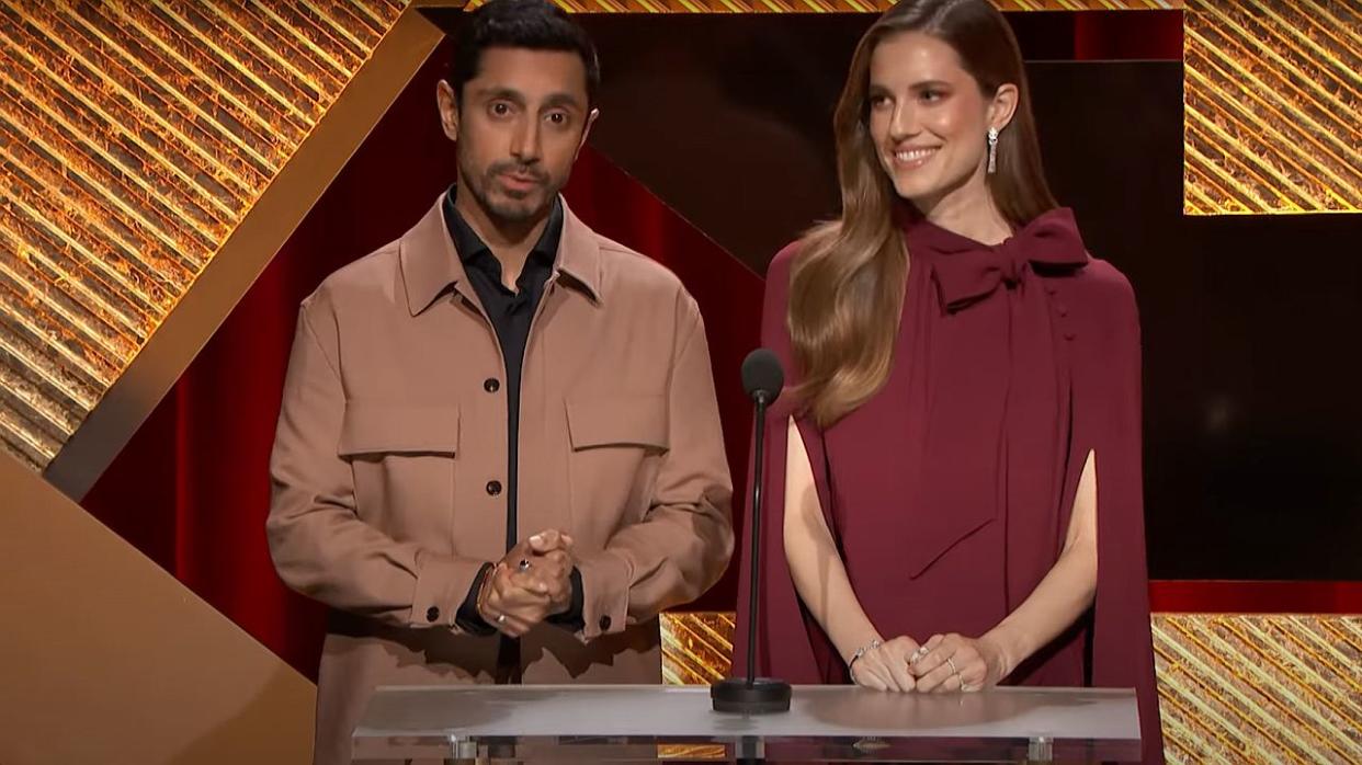  Riz Ahmed and Allison Williams announcing 2023 Oscar nominees 