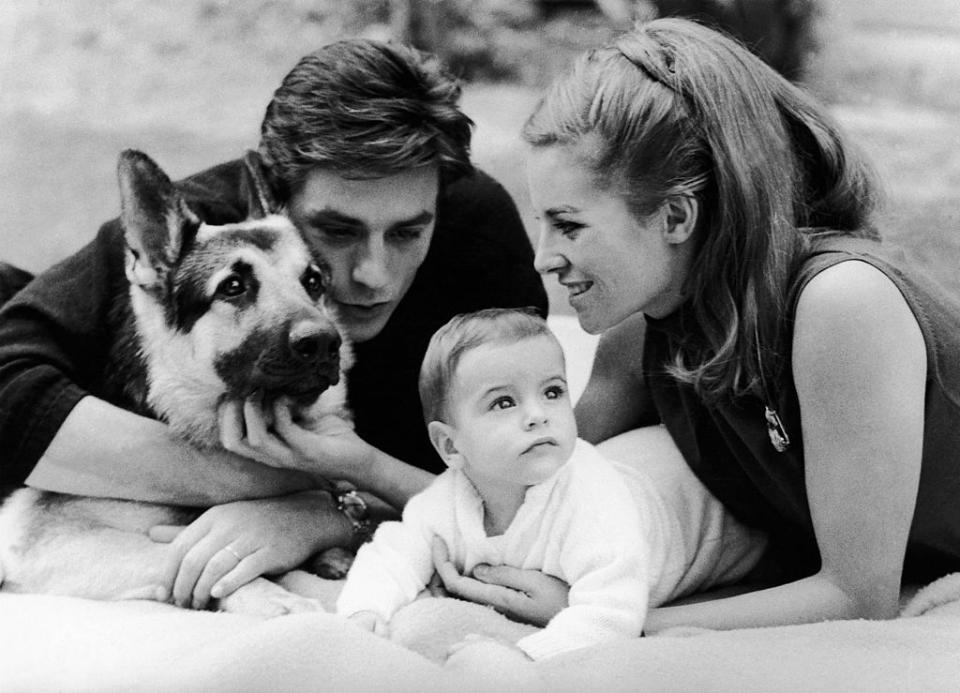 Alain Delon et Nathalie, l’anneau unique