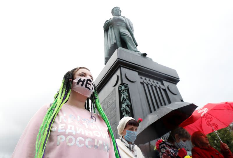 People protest against amendments to Russia's Constitution in Moscow