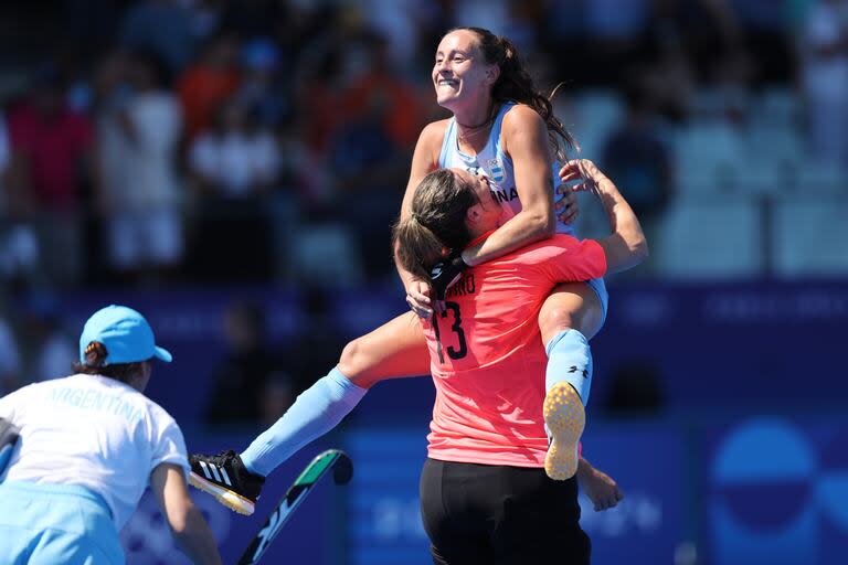 Festejan las Leonas, que jugarán dos partidos para intentar conseguir una medalla