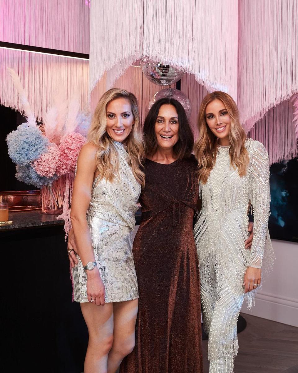 Bec and Kate with their mum, Kerry. Photo: Instagram/becjudd.