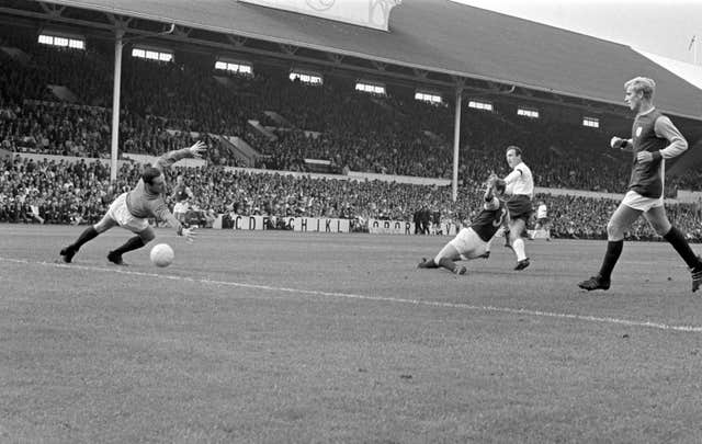 Jimmy Greaves on target for Tottenham again