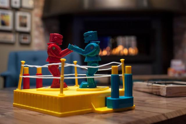 Mattel Rock 'Em Sock 'Em Robots® Classic Boxing Match Game for Kids, Ages  6+