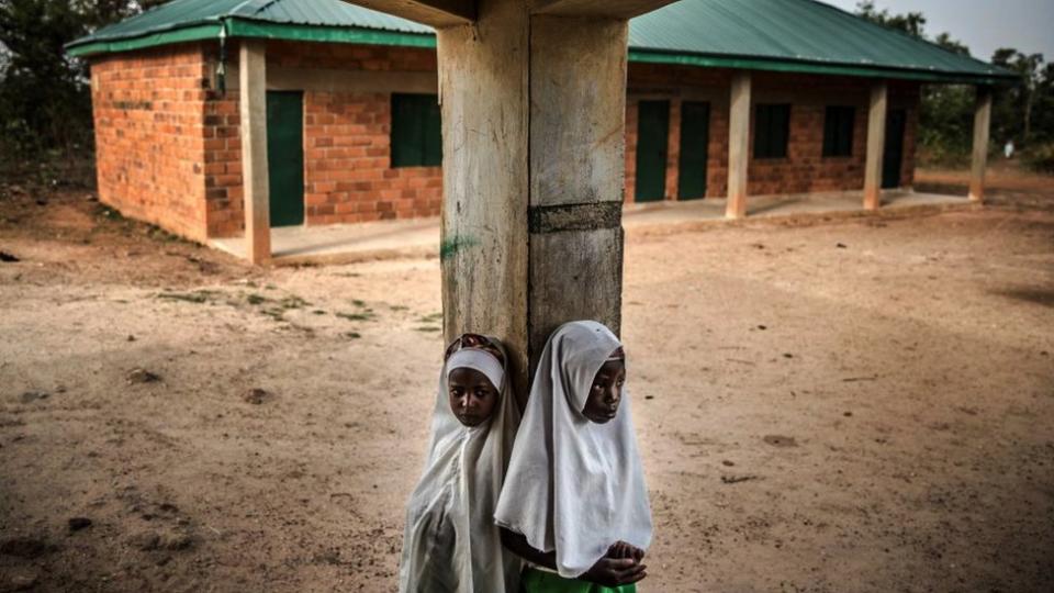 Dos niñas del pueblo nómada Fulani