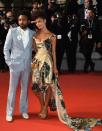 <p>Ella lució joyas Chopard y aparece junto a Donald Glover, intérprete de ‘Lando’. </p>