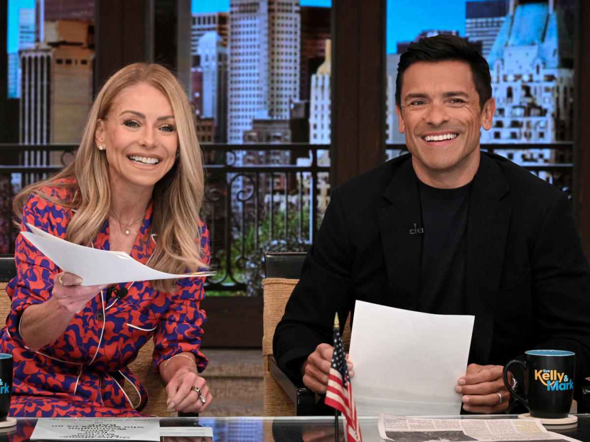 Kelly Ripa Criticizes Mark Consuelos' Fitness Routine