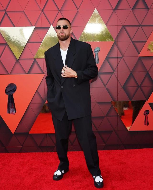 The Best Dressed NFL Players— Travis Kelce Outfits