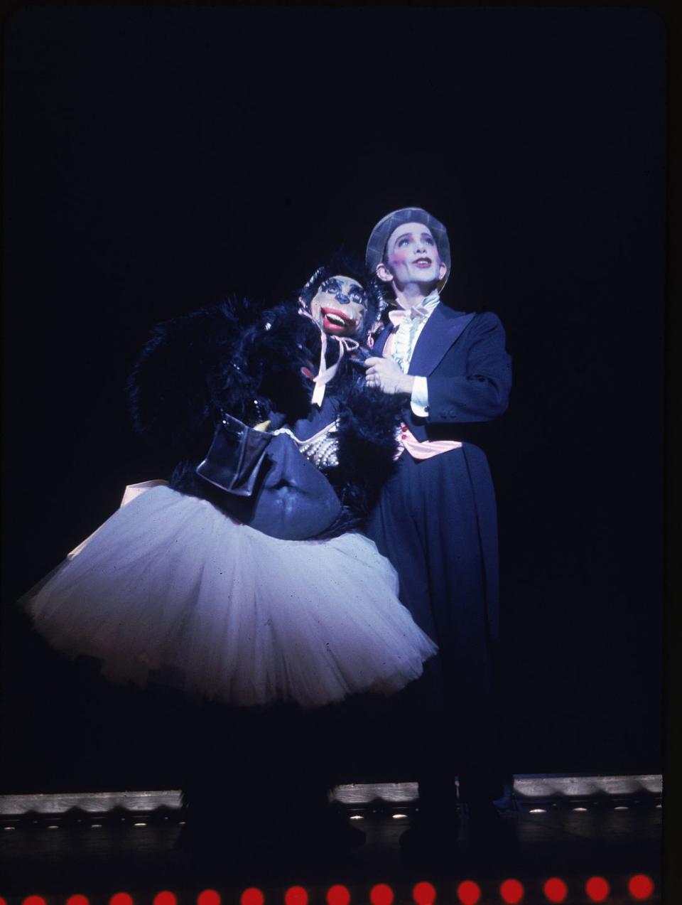 joel grey in 'cabaret'