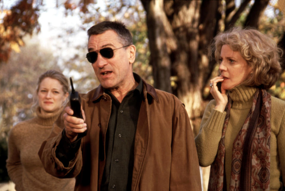 Teri Polo, Robert De Niro, and Blythe Danner in Meet The Parents