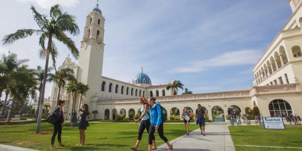 Universidad de San Diego condena cuentas de Instagram discriminatorias