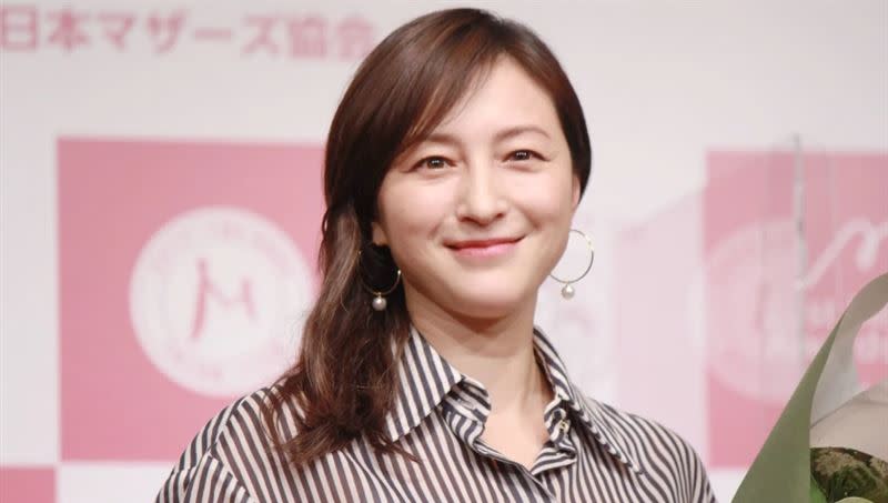 廣末涼子當初對井筒順一見鍾情，婚後就兩次出軌。(圖／翻攝yahoo JP)