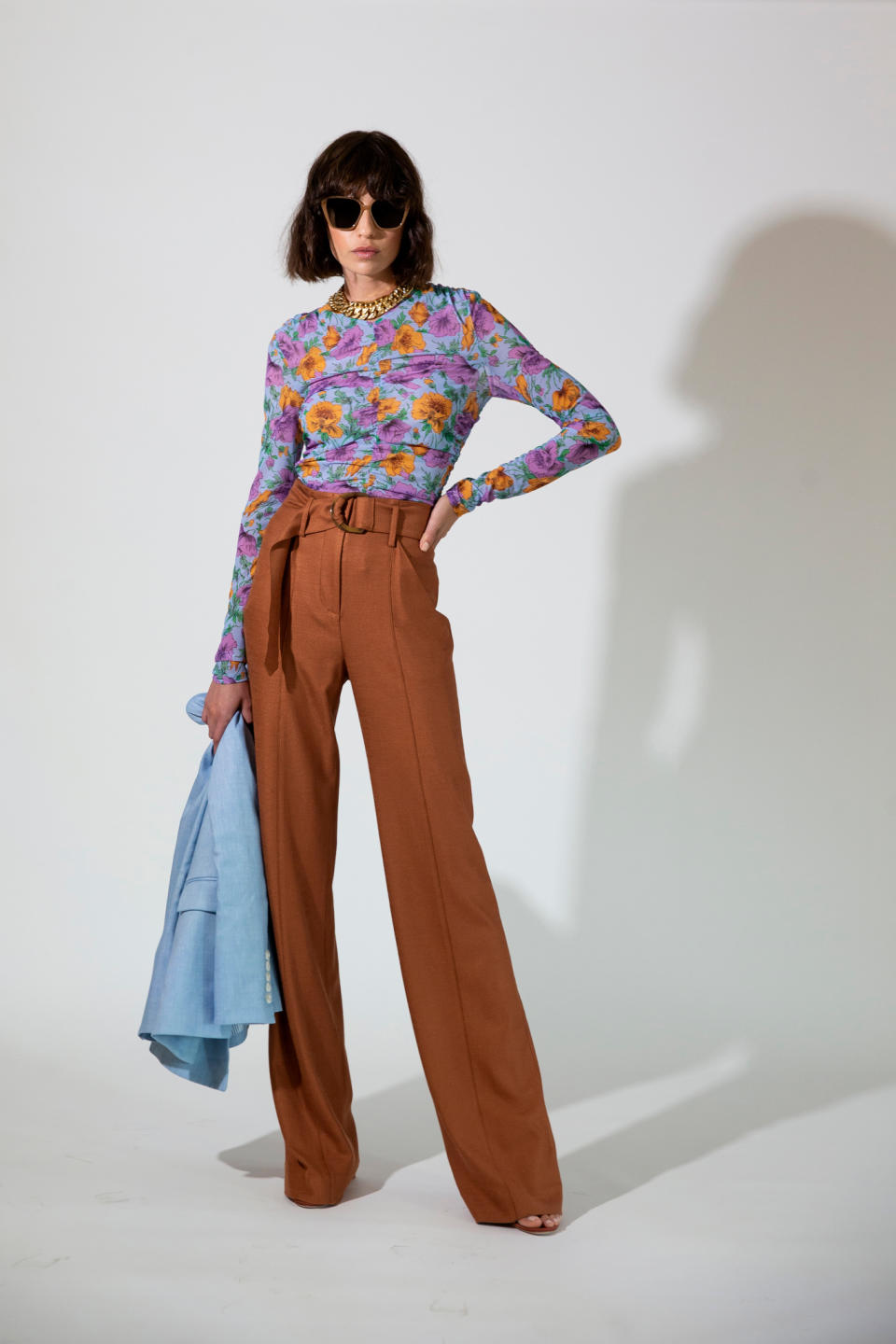 A preview look from the Veronica Beard RTW Spring 2023 collection.A spring look from Veronica Beard