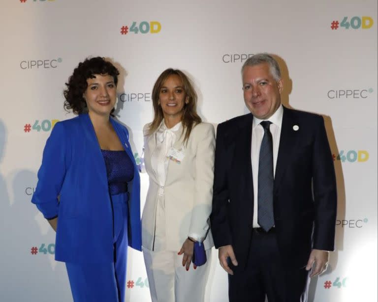 Gala Díaz Langou, directora ejecutiva de Cippec, Malena Galmarini, titular de Aysa y Sergio Kaufman, presidente de Cippec