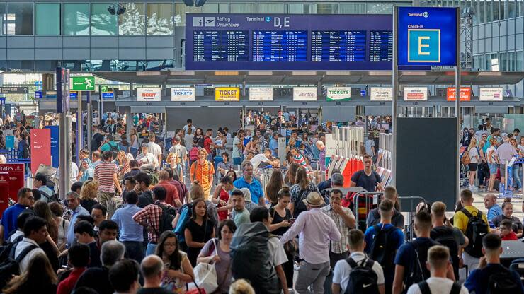 Im Juni ist die Zahl der Passagiere im Vergleich zum Vorjahresmonat um 3,4 Prozent auf knapp 6,6 Millionen gestiegen. Foto: dpa