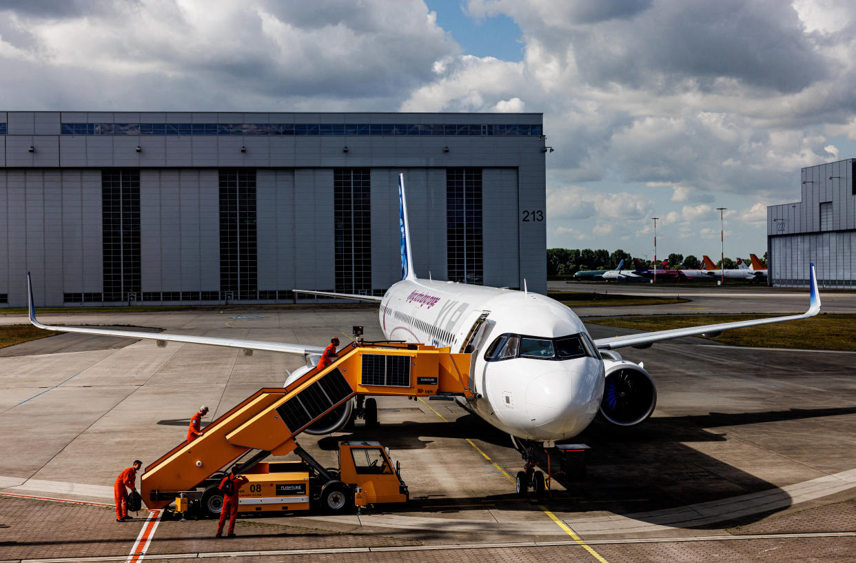 Un avion en provenance de Téhéran est actuellement fouillé par la police allemande après des menaces contre cet avion qui a atterri à Hambourg avant 13 heures, lundi 9 octobre. (Photo d’illustration de l’aéroport d’Hambourg)