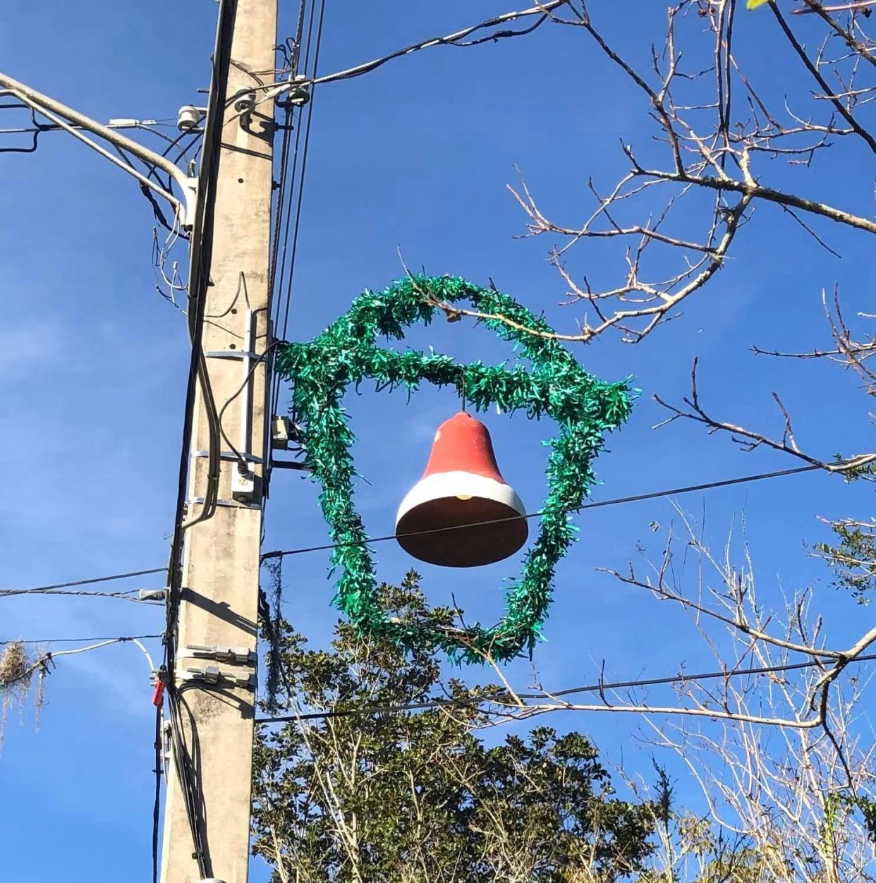 A Christmas bell has hung on the same poll in Mount Dora since the 1970s.