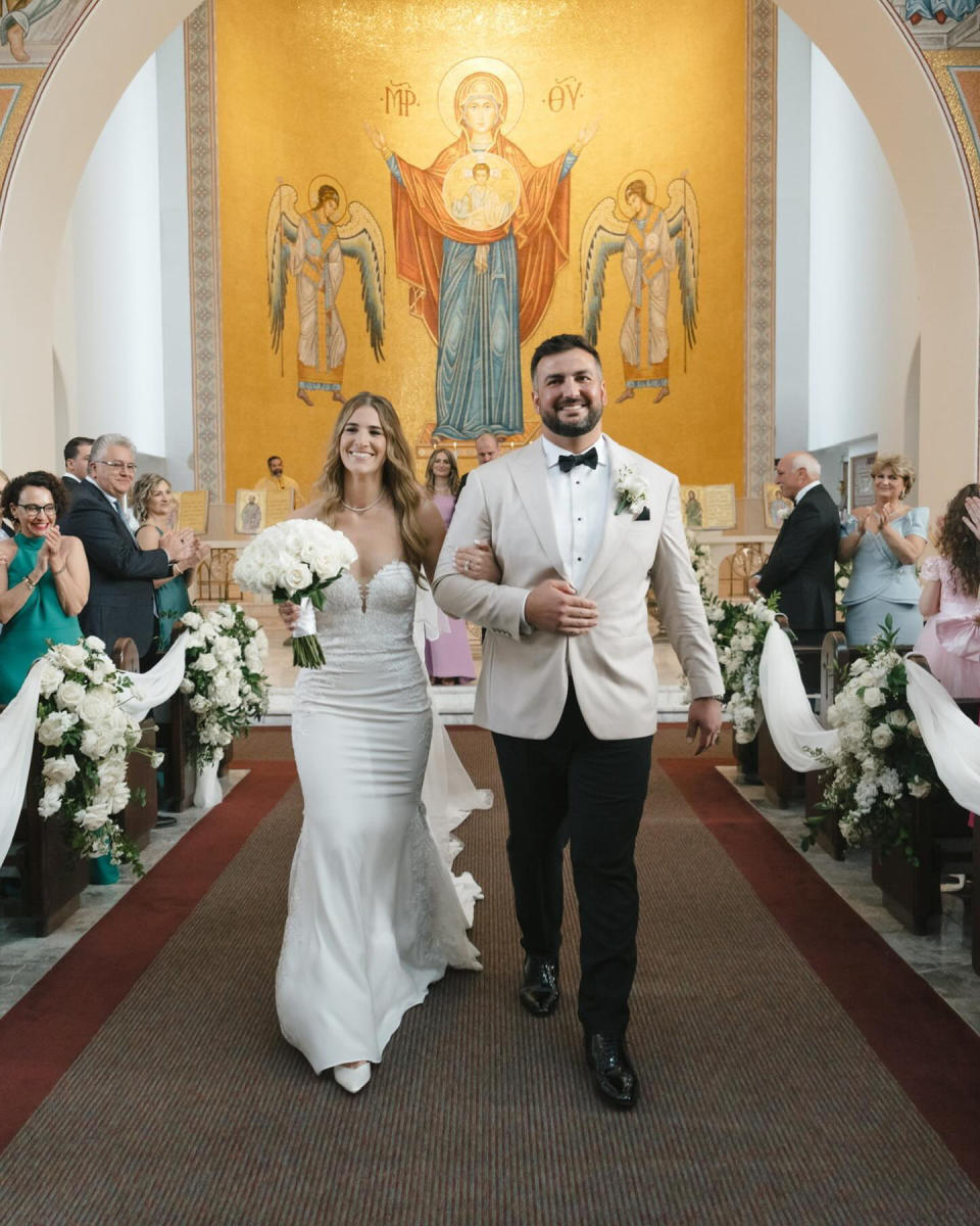 New York Liberty Star Sabrina Ionescu Marries Las Vegas Raiders Center Hroniss Grasu