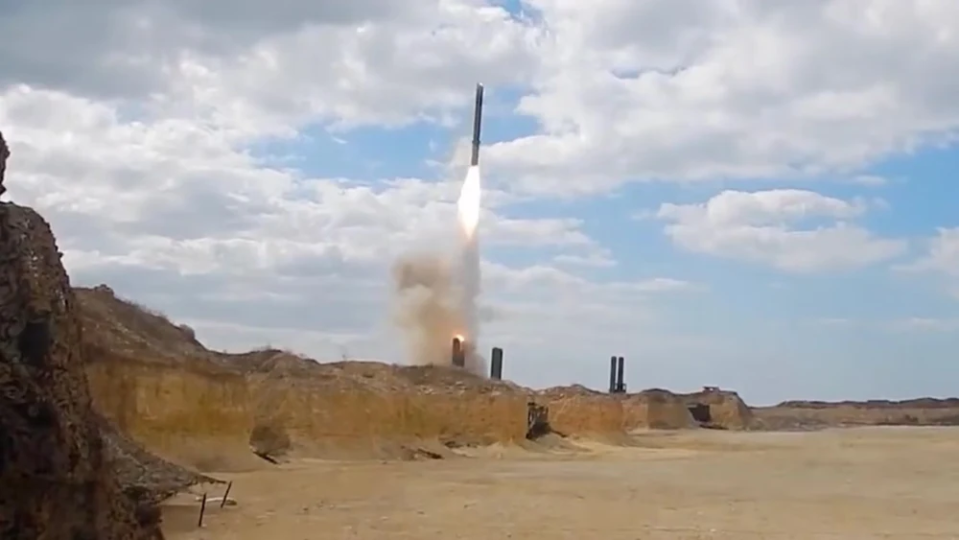 俄軍發射P-800縞瑪瑙導彈攻擊奧德薩。   圖：翻攝自《環球網》