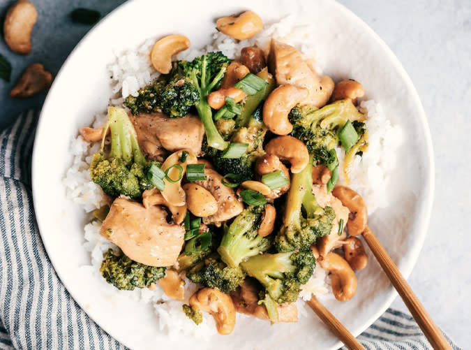 Garlic Chicken and Broccoli Cashew Stir-Fry