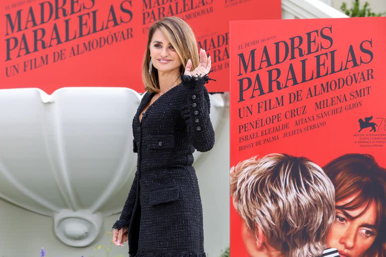 04 October 2021, Spain, Madrid: Spanish actress Penelope Cruz poses for a picture during the premiere of 'Parallel Mothers'. Photo: Marta Fernández Jara/EUROPA PRESS/dpa