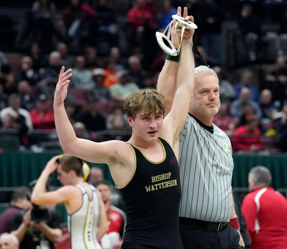Watterson's Joe Curry won the Division II state title at 120 pounds.