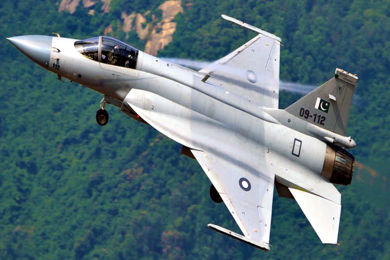 Los aviones JF-17 Thunder, de la Fuerza Aérea de Paquistán, venían siendo una opción para la Fuerza Aérea Argentina 