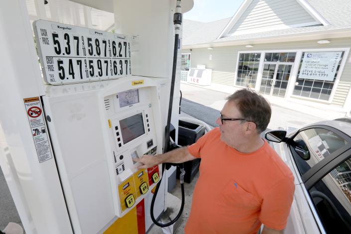 Frank White of Taopan gets gas at the Dutch Hill Road Shell station in Orangeburg May 31, 2022.