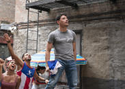 En esta imagen difundida por Warner Bros. Pictures, Anthony Ramos en una escena de "In the Heights". (Macall Polay/Warner Bros. Pictures vía AP)