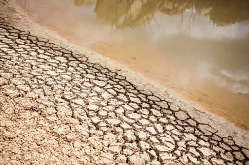 The idea is for an iceberg of about one kilometre in length to be dragged 2,000 kilometres (1,200 miles) to drought-hit Cape Town so that melted water can be gathered from it daily