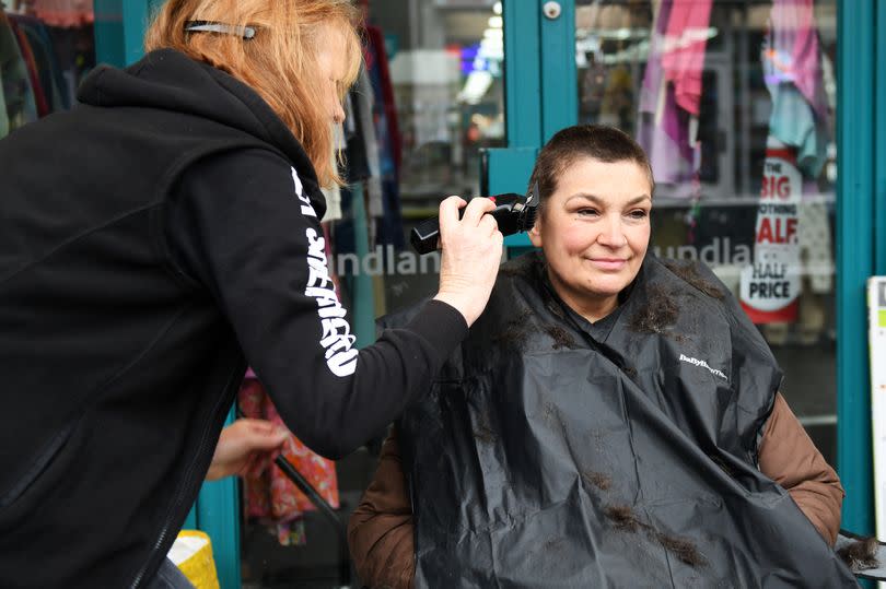Shena had her head shaved in Grimsby town centre -Credit:Donna Clifford/GrimsbyLive