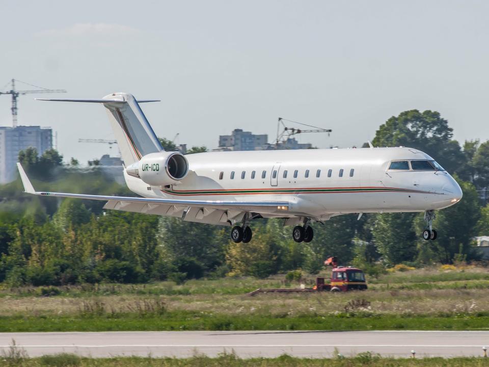 Bombardier CL-600-2B19 Challenger 850