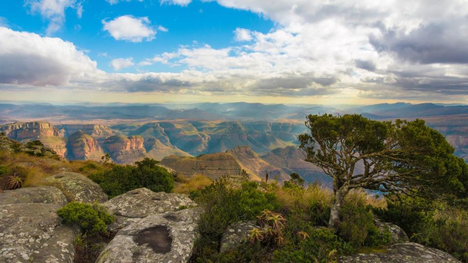 scenic view of landscape against cloudy sky,mariepskop,hoedspruit,south africa