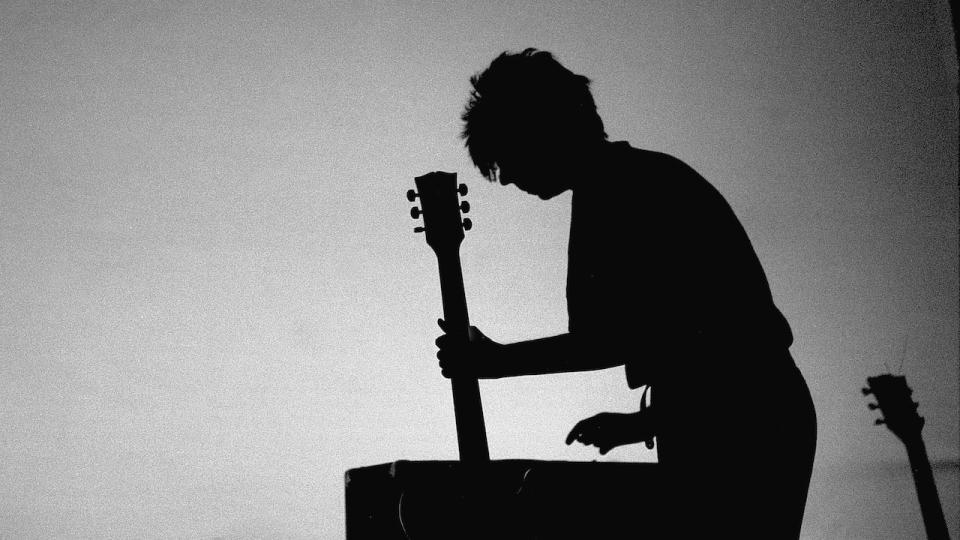 English singer and songwriter Ian McCulloch, of Echo & The Bunnymen, performing in Leeds, 26th September 1981. (Photo by David Corio/Michael Ochs Archives/Getty Images)