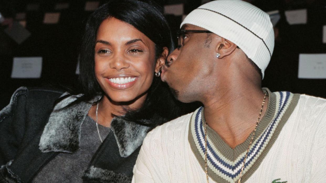 <div>Puff Daddy et sa compagne Kim Porter assistent à la soirée de défilés de mode américains. New York, le 3 Novembre 1998. (Photo by David Lefranc/Kipa/Sygma via Getty Images)</div>