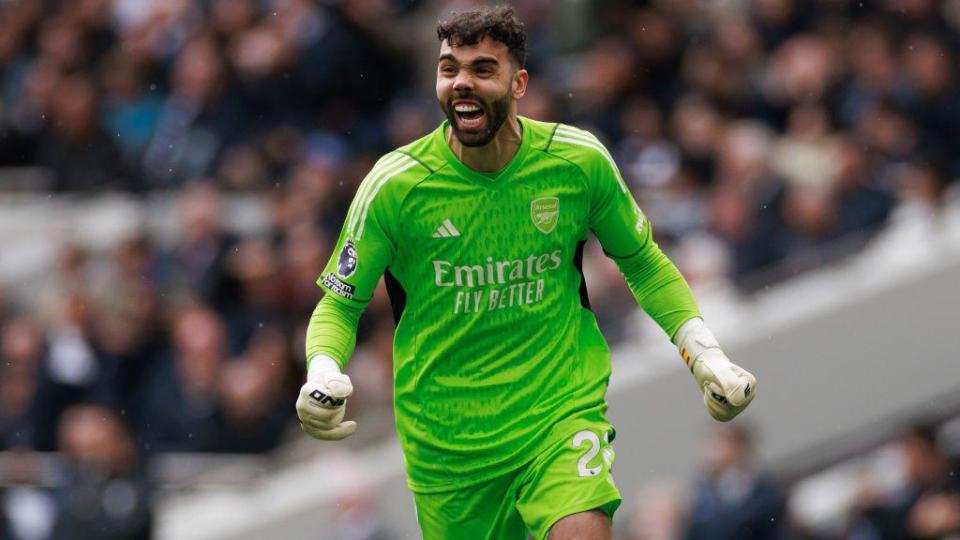 David Raya of Arsenal celebrates