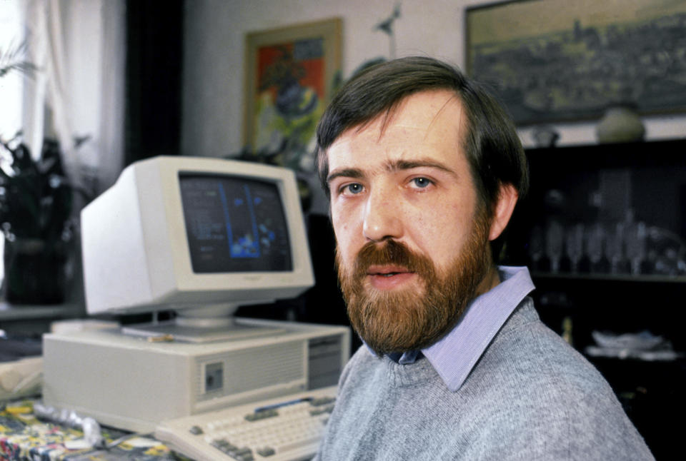 Alexey Pajitnov ( right) - Soviet computer engineer and programmer, developer of one of the most popular computer games in history - Tetris. Moscow, Soviet Union on September 3rd, 1989 (Photo by Wojtek Laski/Getty Images)