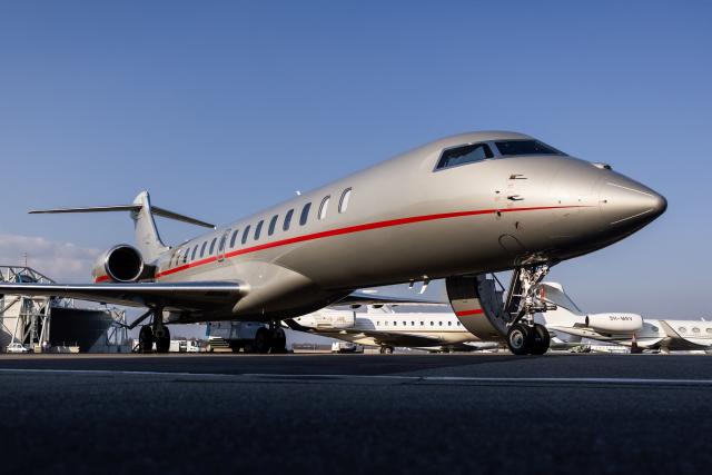 Wealthy ditch private jets for commercial as covid eases