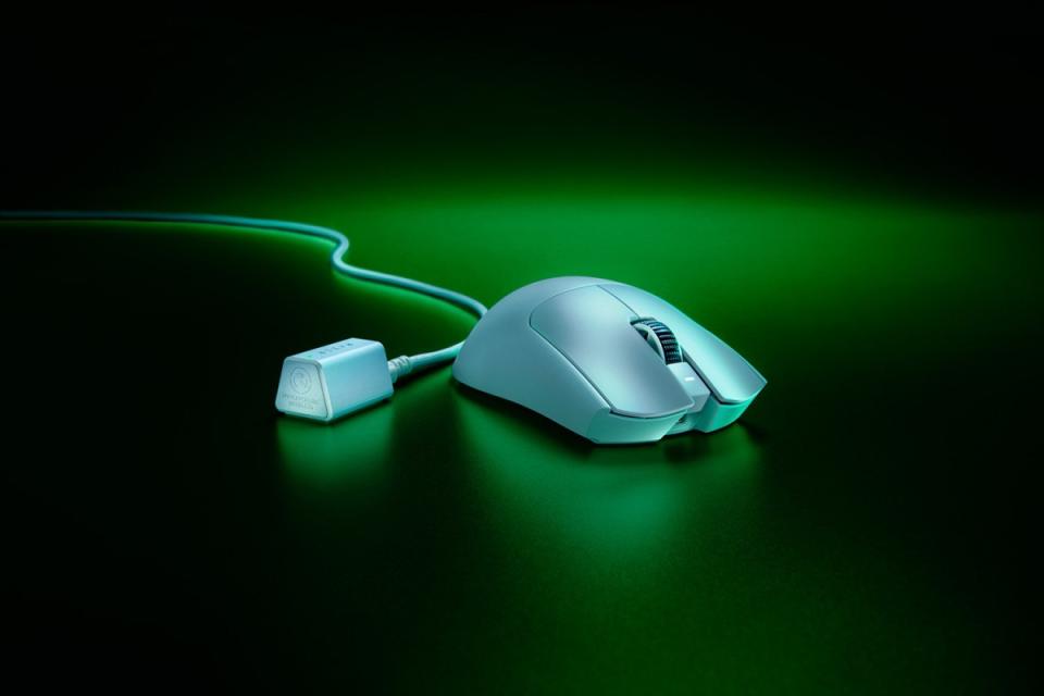 Razer更新旗艦等級電競滑鼠Viper V3 Pro，重量更輕盈、對應更快的無線連接操作反應速度