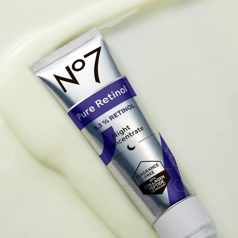 Crema de noche No.7 con complejo de retinol concentrado al 0,3 %