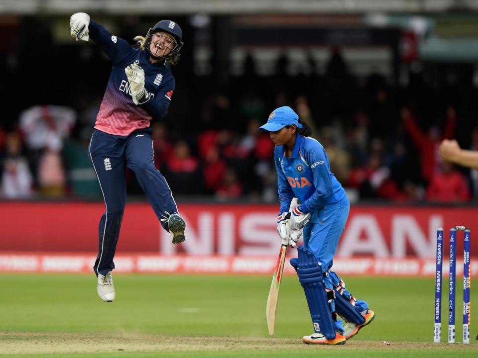 Sarah Taylor celebrates the final wicket against India (Gettyc)