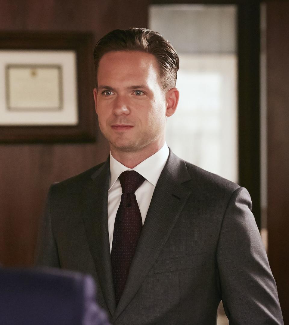 golden globes 2024 suits tv show new series reboot patrick j adams