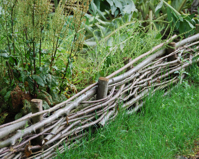 Garden Life Woven Willow Border Edging