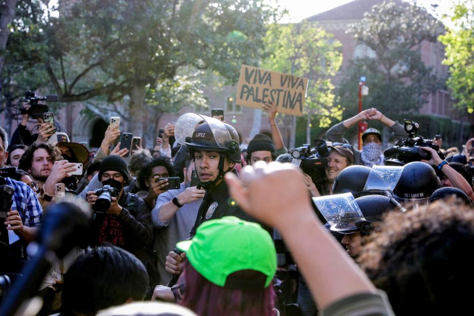 USC requested the LAPD to come on campus and arrest agitators in a large anti-Israel protest for trespassing after they refused to leave the area.