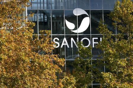 The Sanofi logo is seen at the company's headquarters in Lyon, France, October 26, 2015. REUTERS/Robert Pratta