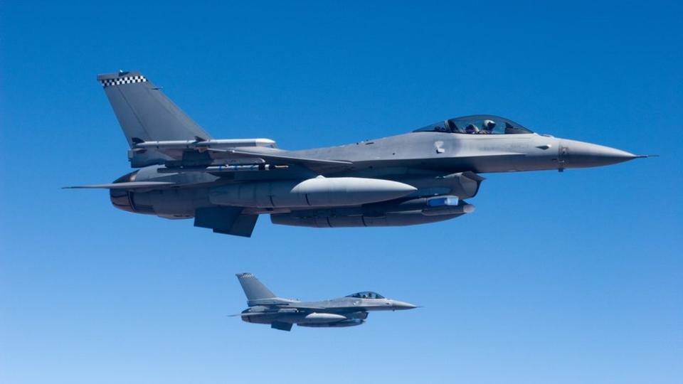 Dos cazas F-16