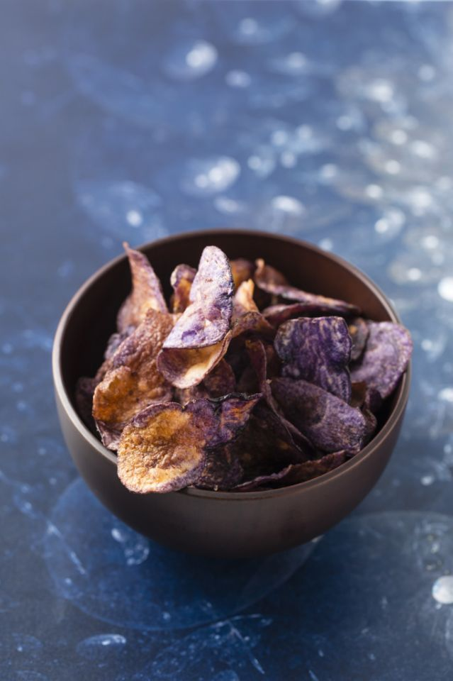 <p>Etwa Chips, die nach dem „clean eating“-Prinzip zubereitet werden. <i>[Bild: Getty]</i></p>