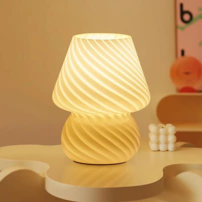 A petite mushroom lamp