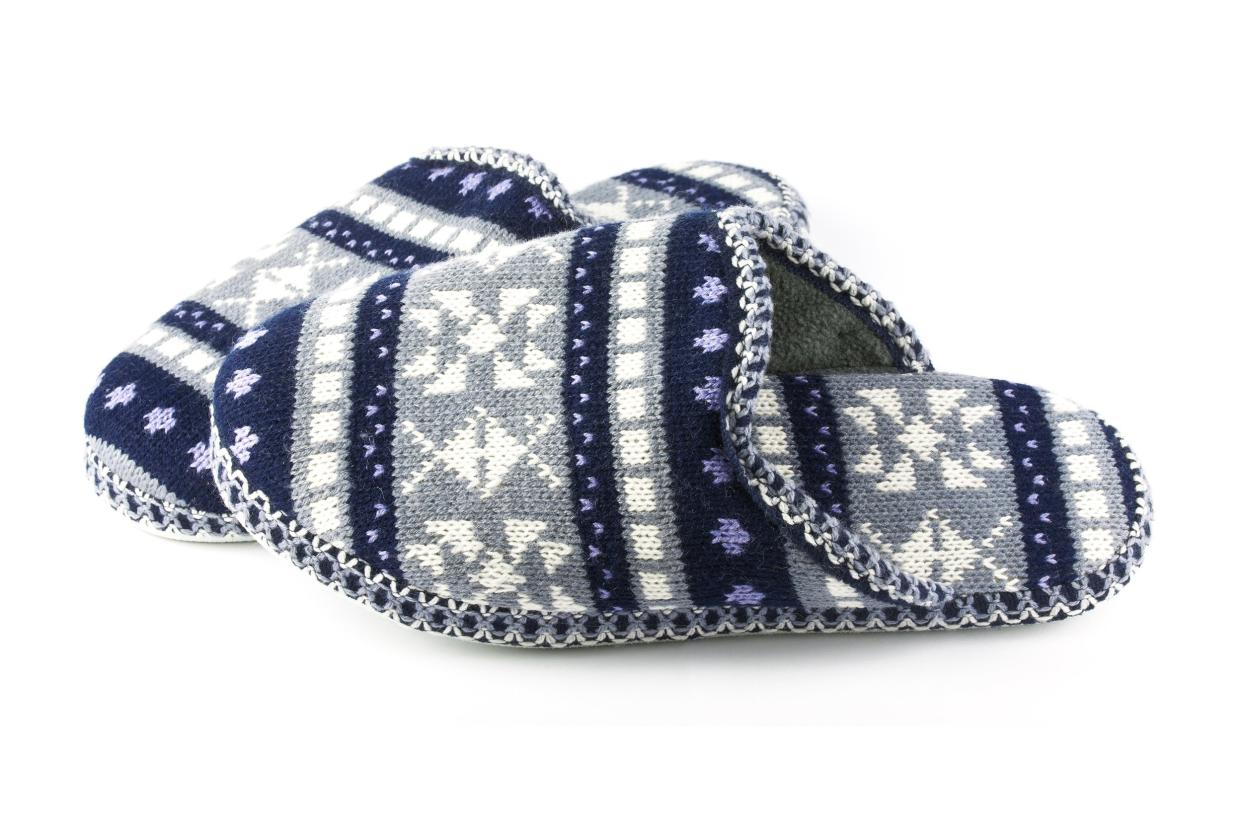 Blue and white design knit slippers