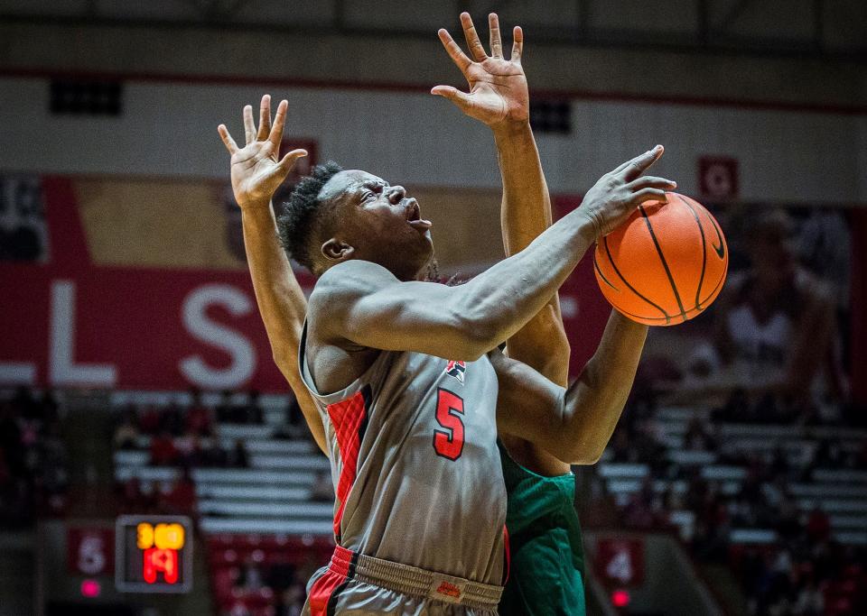 Ball State's Payton Sparks goes up for a shot against Eastern Michigan at Worthen Arena Saturday, Feb. 26, 2022. Ball State defeated Eastern Michigan 75-64.